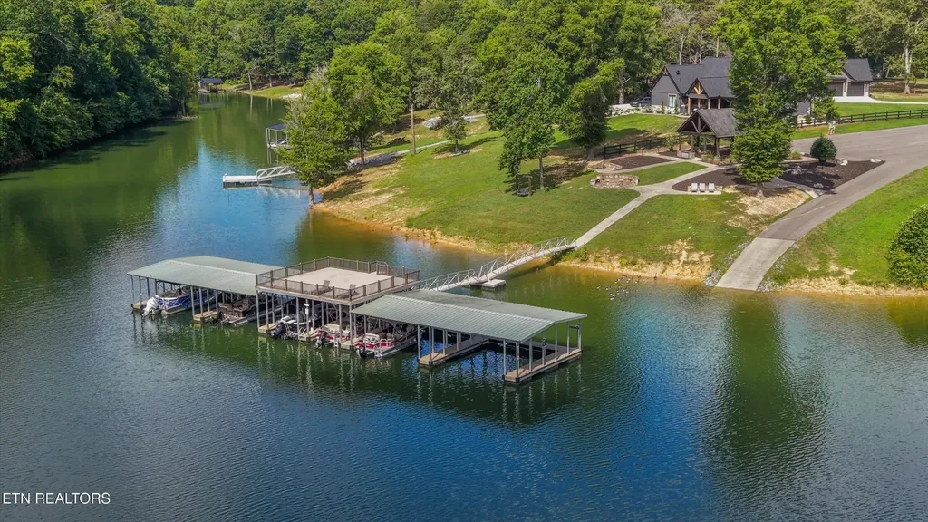 964 Deerwood Drive Dandridge TN 37725
