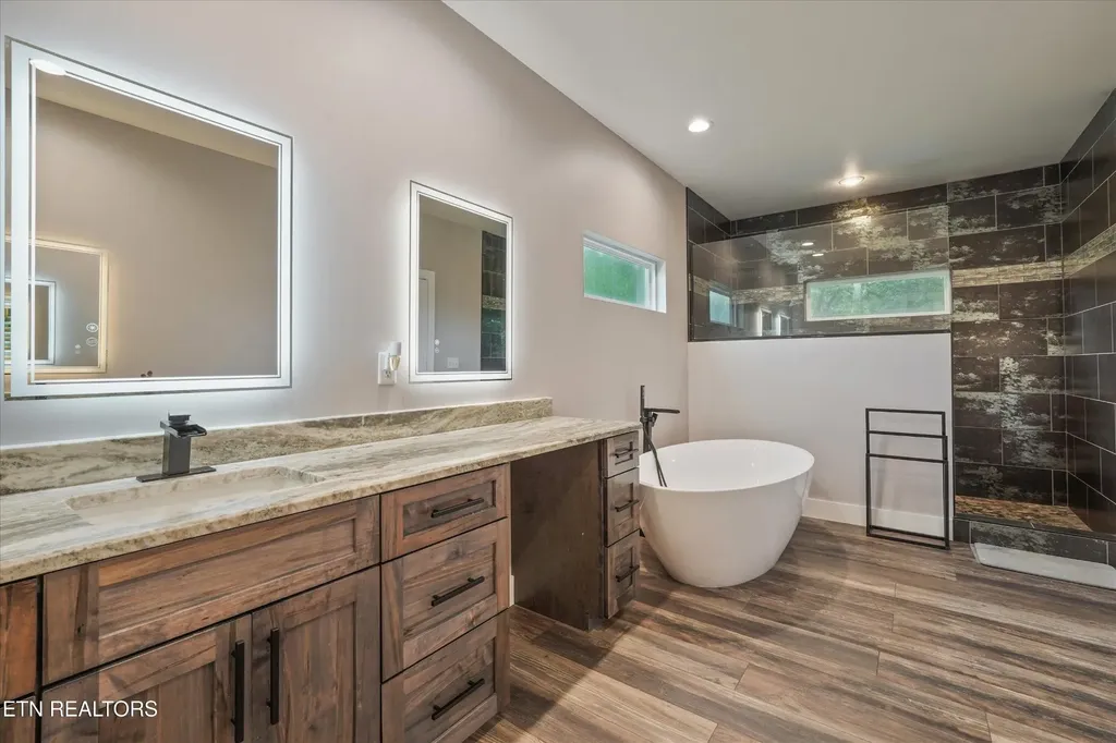 964 Deerwood Drive Dandridge TN 37725