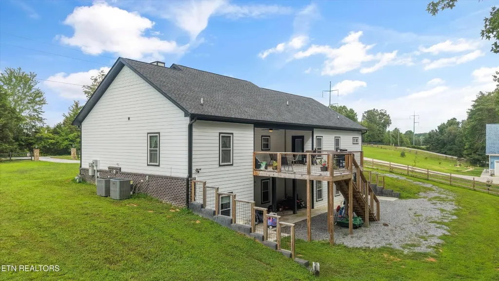 964 Deerwood Drive Dandridge TN 37725
