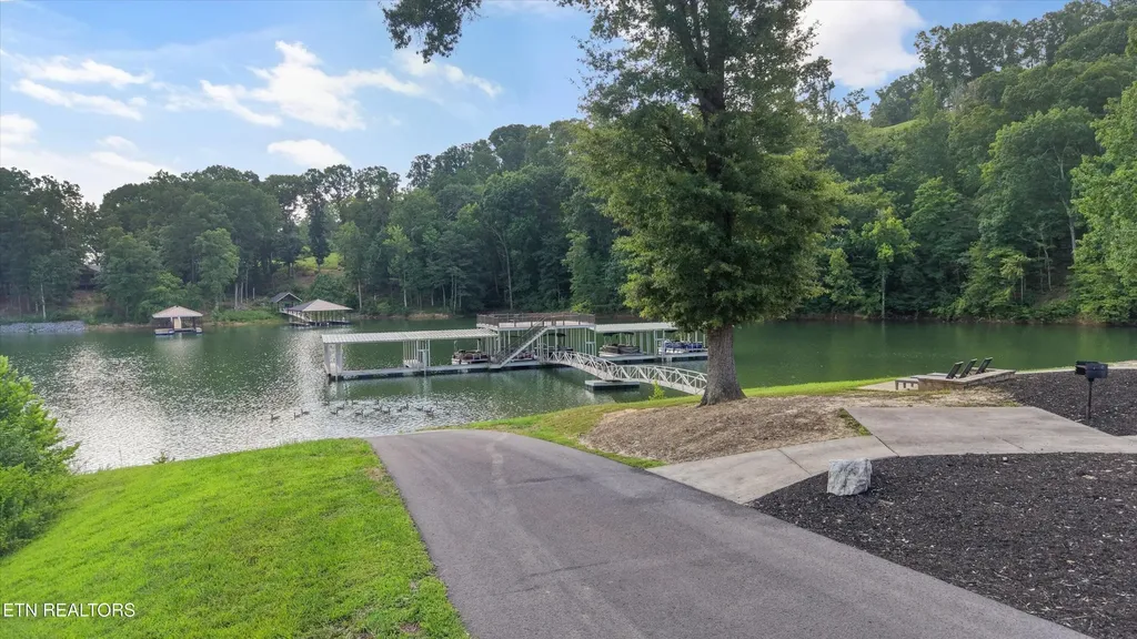 964 Deerwood Drive Dandridge TN 37725
