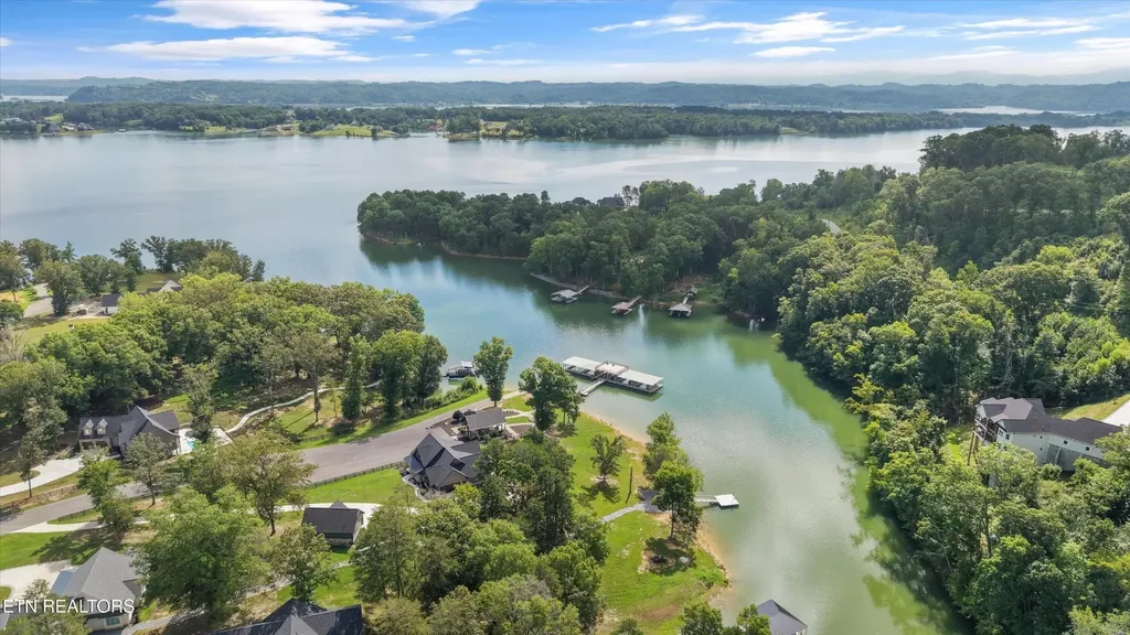 964 Deerwood Drive Dandridge TN 37725