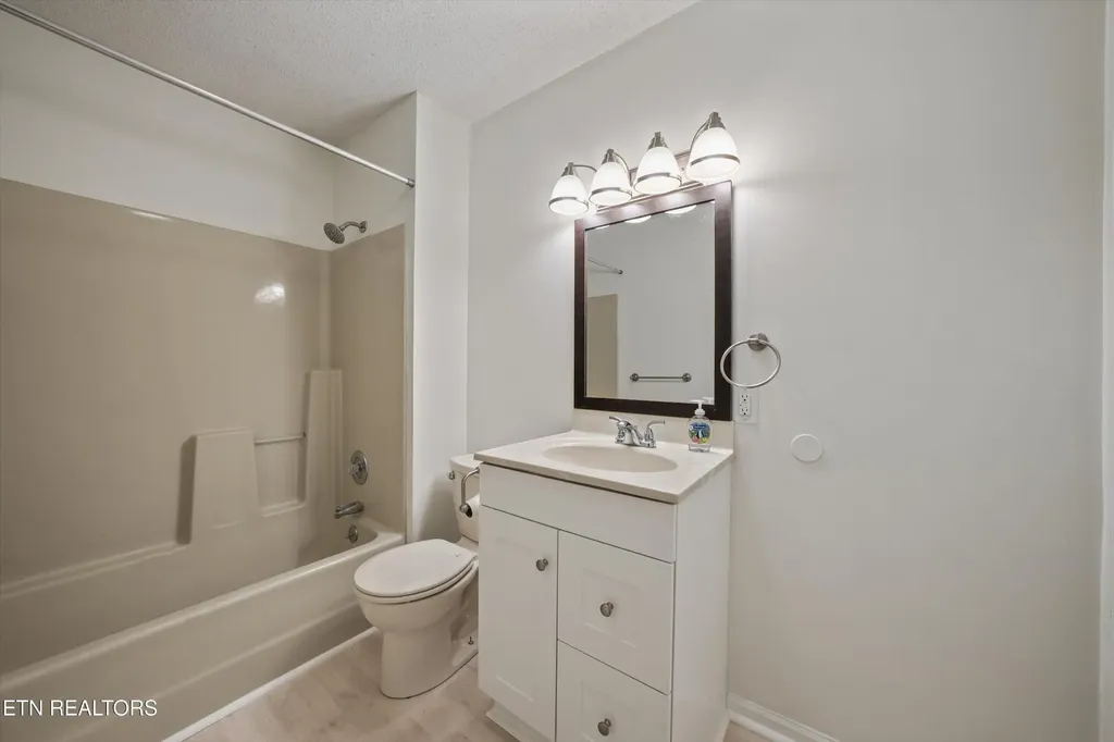 9005 Fountain Brook Lane Knoxville TN 37923