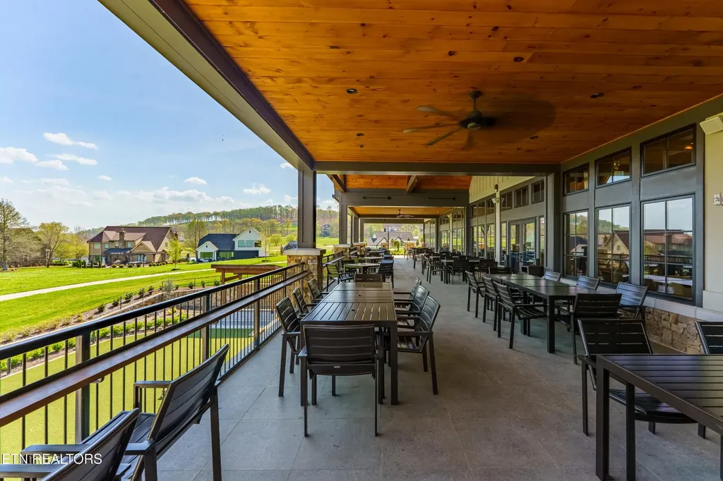 696 Black Bear Circle Loudon TN 37774