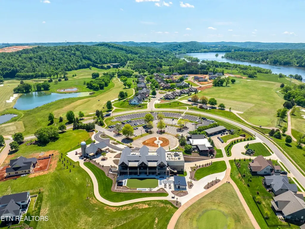 696 Black Bear Circle Loudon TN 37774