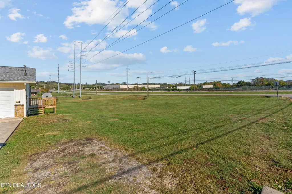 218 Christin Drive Clinton TN 37716