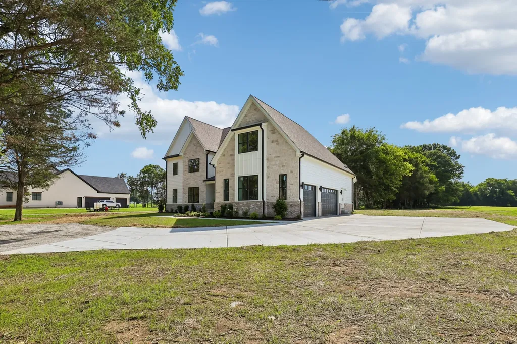 3390 Mealer Road Chapel Hill TN 37034