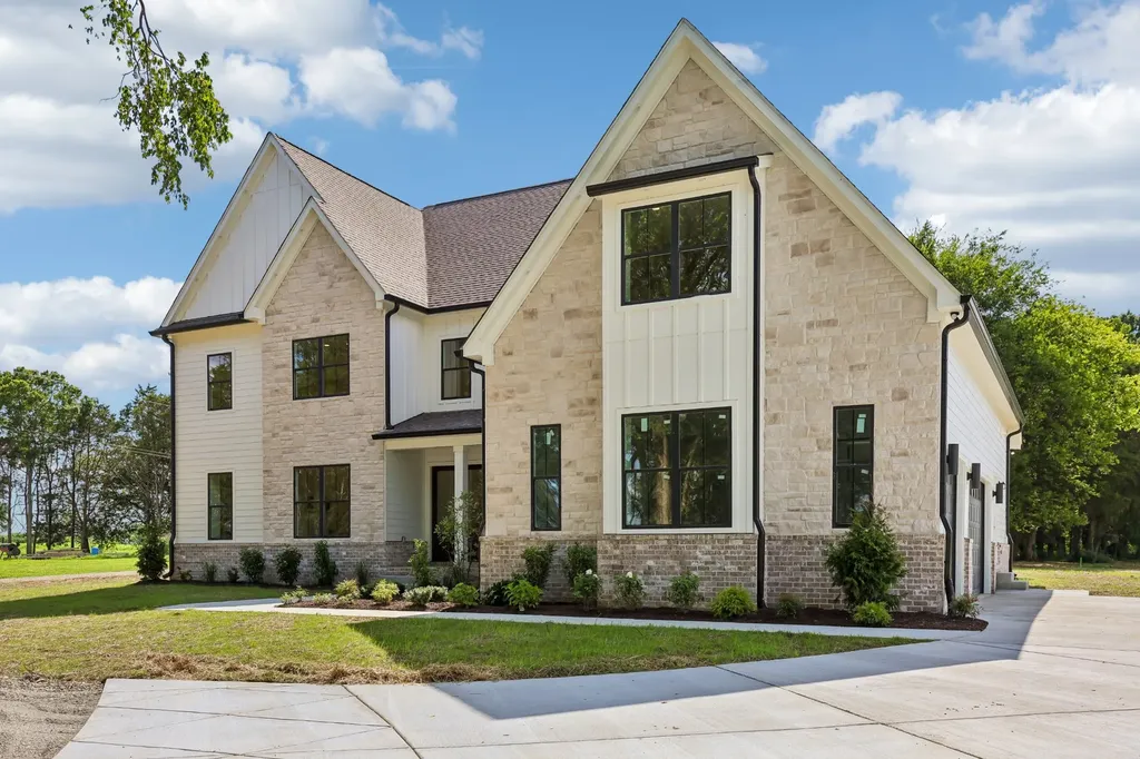 3390 Mealer Road Chapel Hill TN 37034