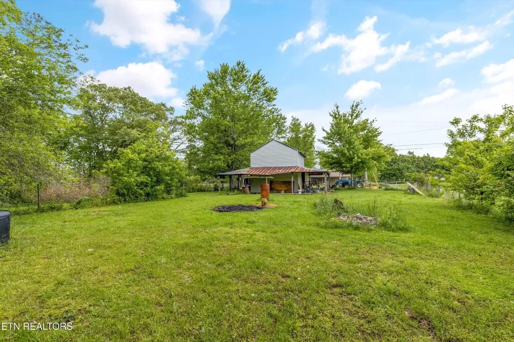 9438 Morgan County Highway Sunbright TN 37872