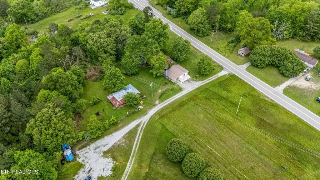 9438 Morgan County Highway Sunbright TN 37872