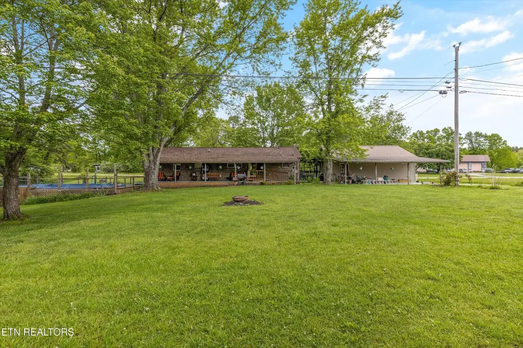 9438 Morgan County Highway Sunbright TN 37872