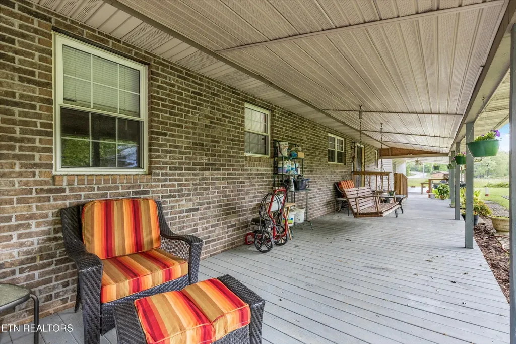 9438 Morgan County Highway Sunbright TN 37872