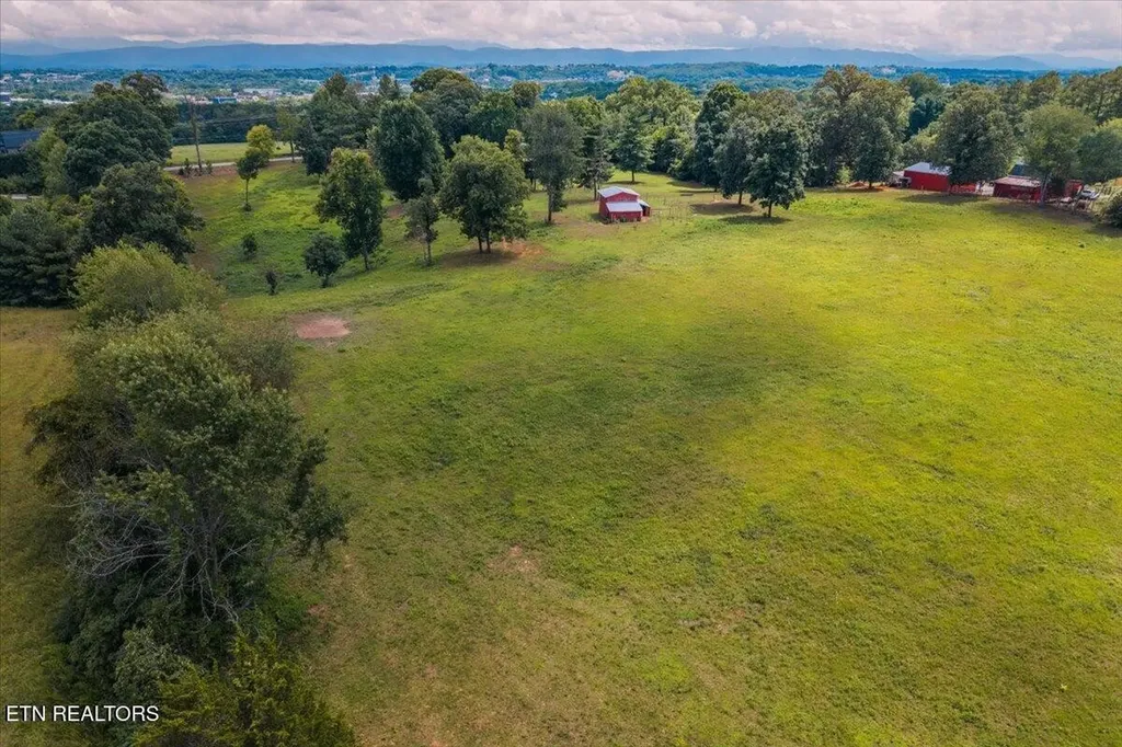 429 Old Glory Road Maryville TN 37801