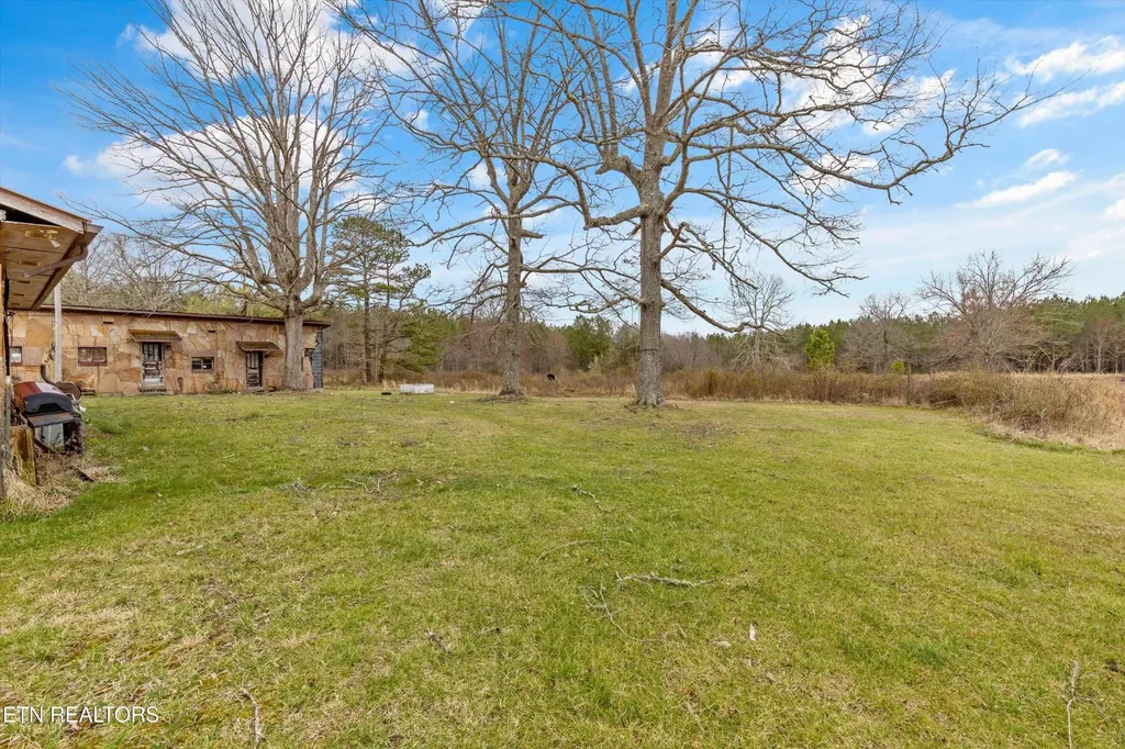 9476 Morgan County Highway Sunbright TN 37872