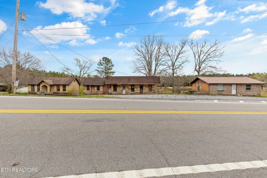 9476 Morgan County Highway Sunbright TN 37872