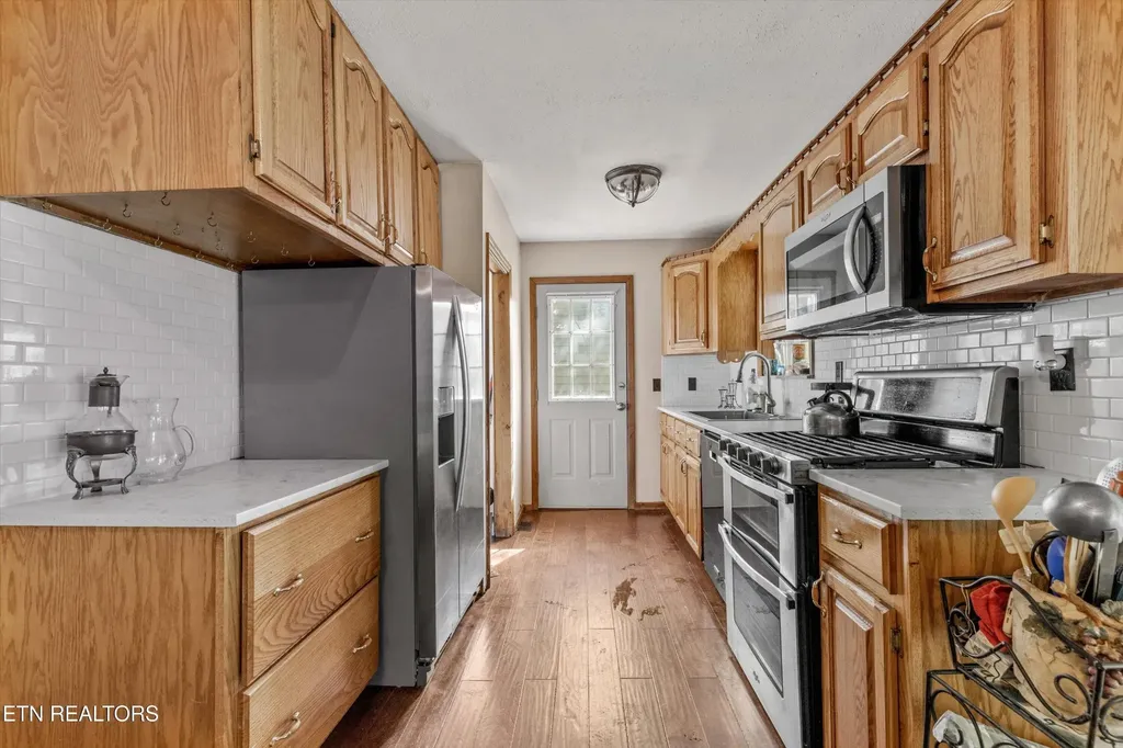 94380 Morgan County Highway Sunbright TN 37872