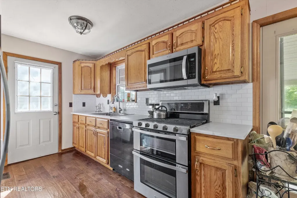 94380 Morgan County Highway Sunbright TN 37872