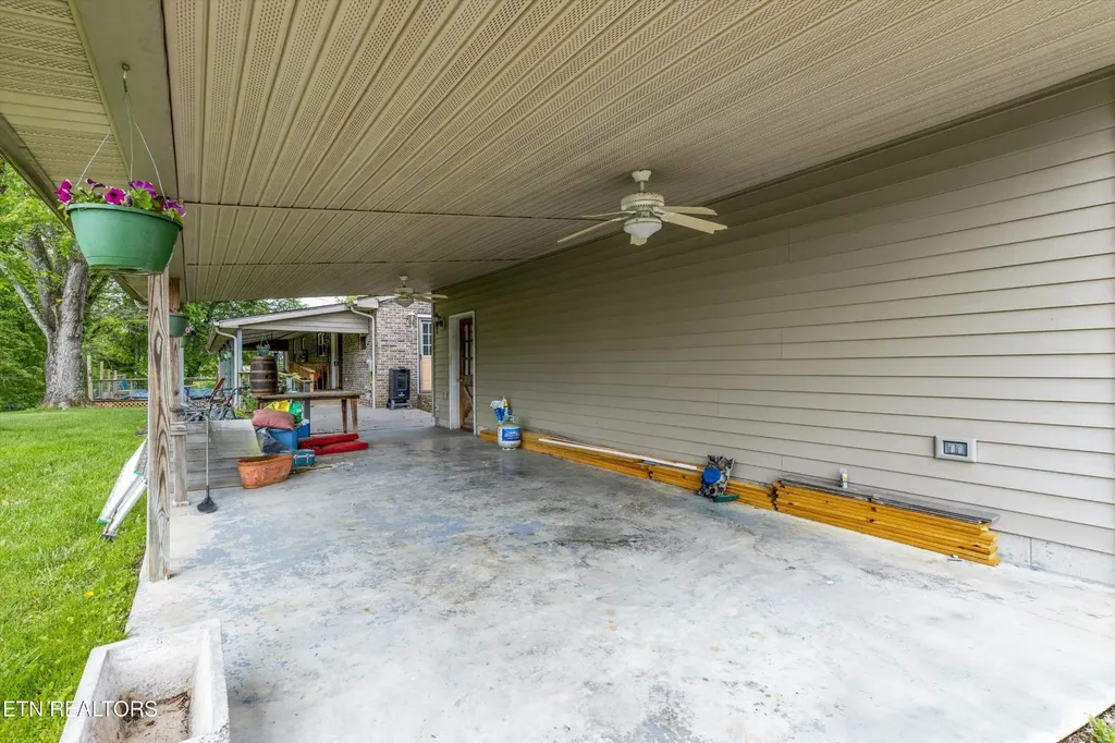 94380 Morgan County Highway Sunbright TN 37872