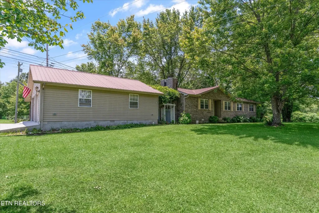 94380 Morgan County Highway Sunbright TN 37872
