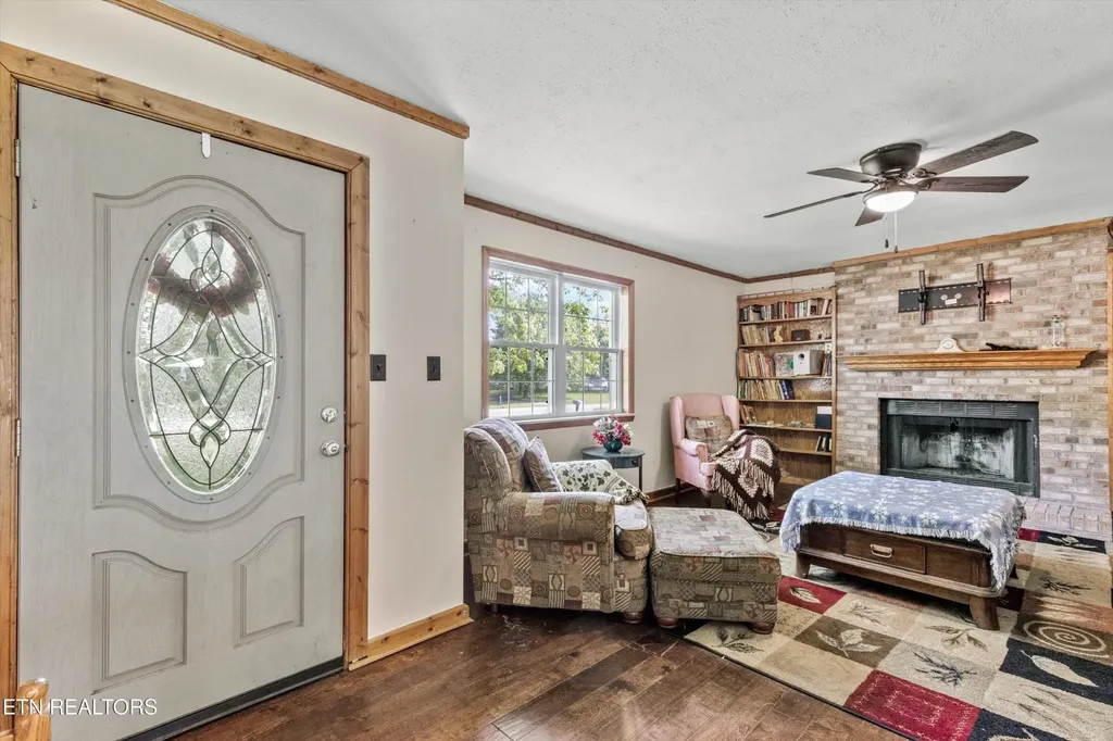 94380 Morgan County Highway Sunbright TN 37872