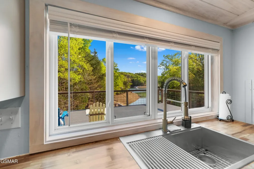 1607 Kinder Lane Dandridge TN 37725