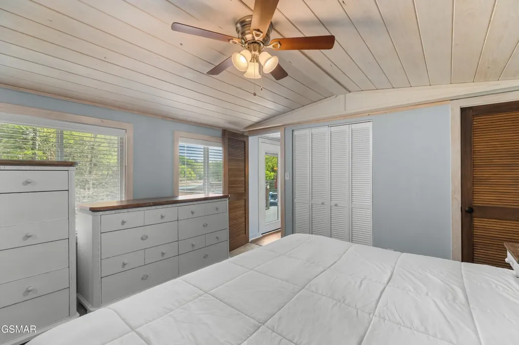 1607 Kinder Lane Dandridge TN 37725