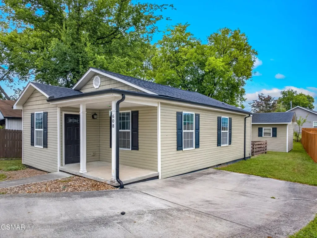 608 Middle Street Maryville TN 37804
