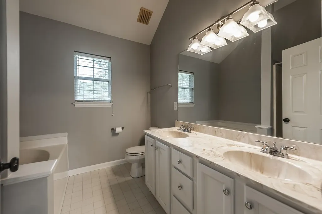 2010 Woods Run Mount Juliet TN 37122