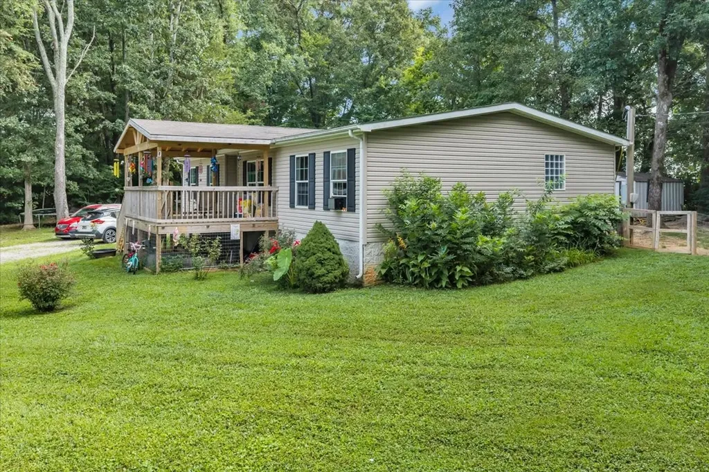 1363 Laws Road Mcminnville TN 37110