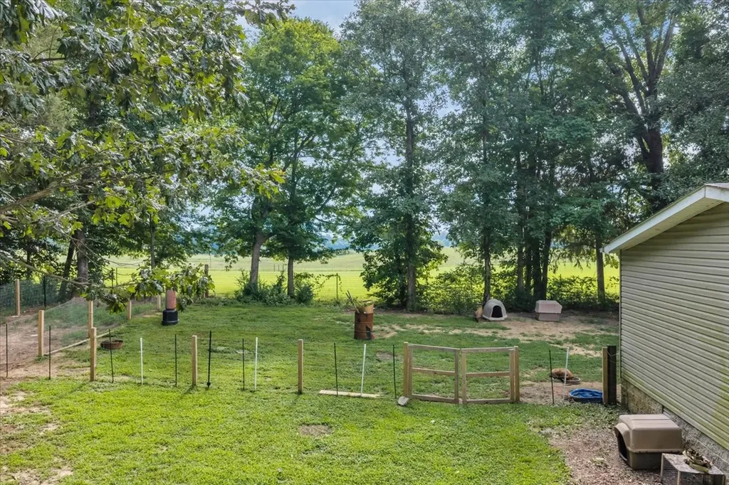 1363 Laws Road Mcminnville TN 37110
