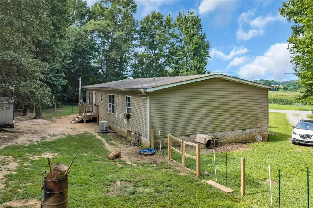 1363 Laws Road Mcminnville TN 37110