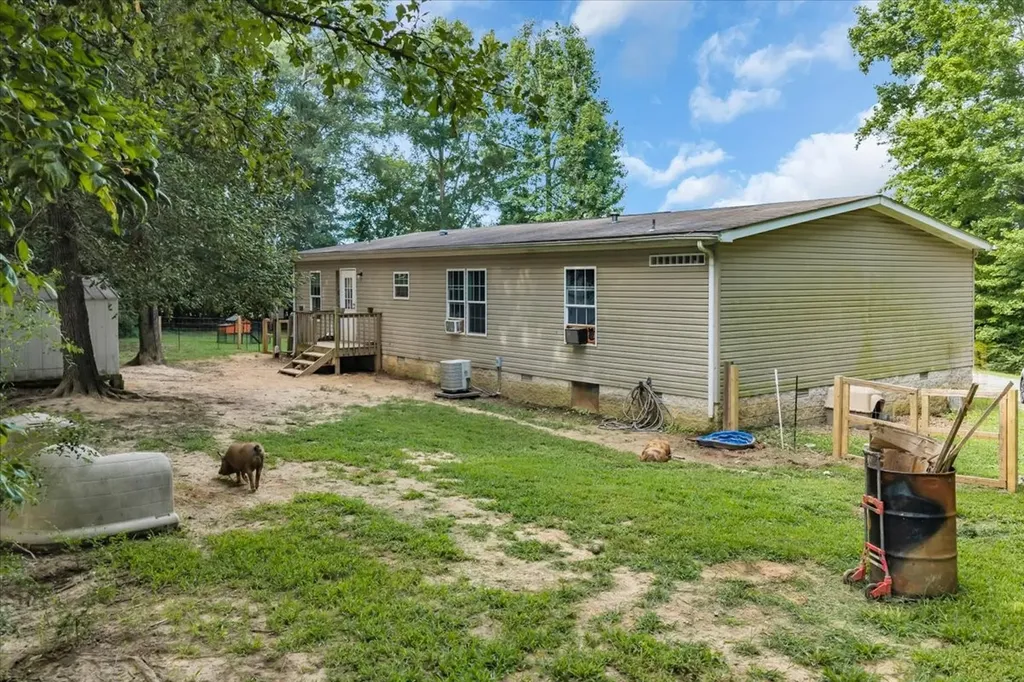 1363 Laws Road Mcminnville TN 37110