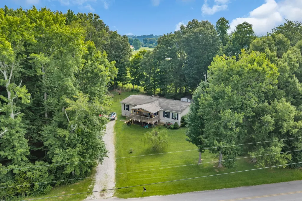 1363 Laws Road Mcminnville TN 37110