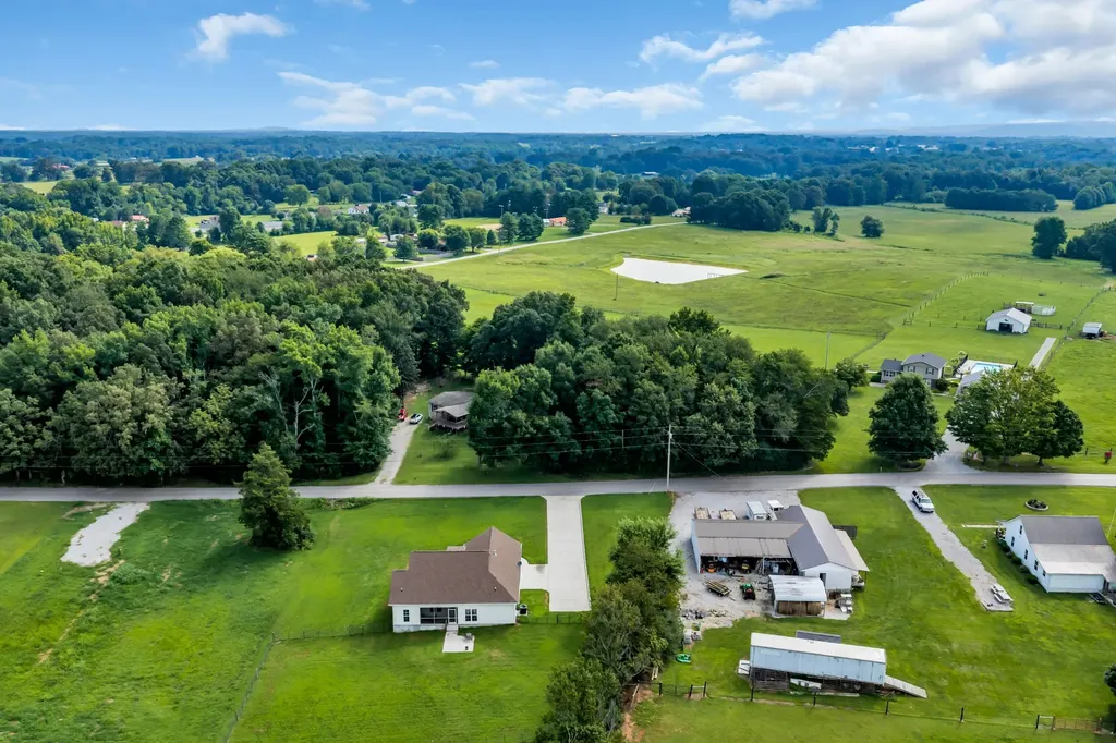 1363 Laws Road Mcminnville TN 37110