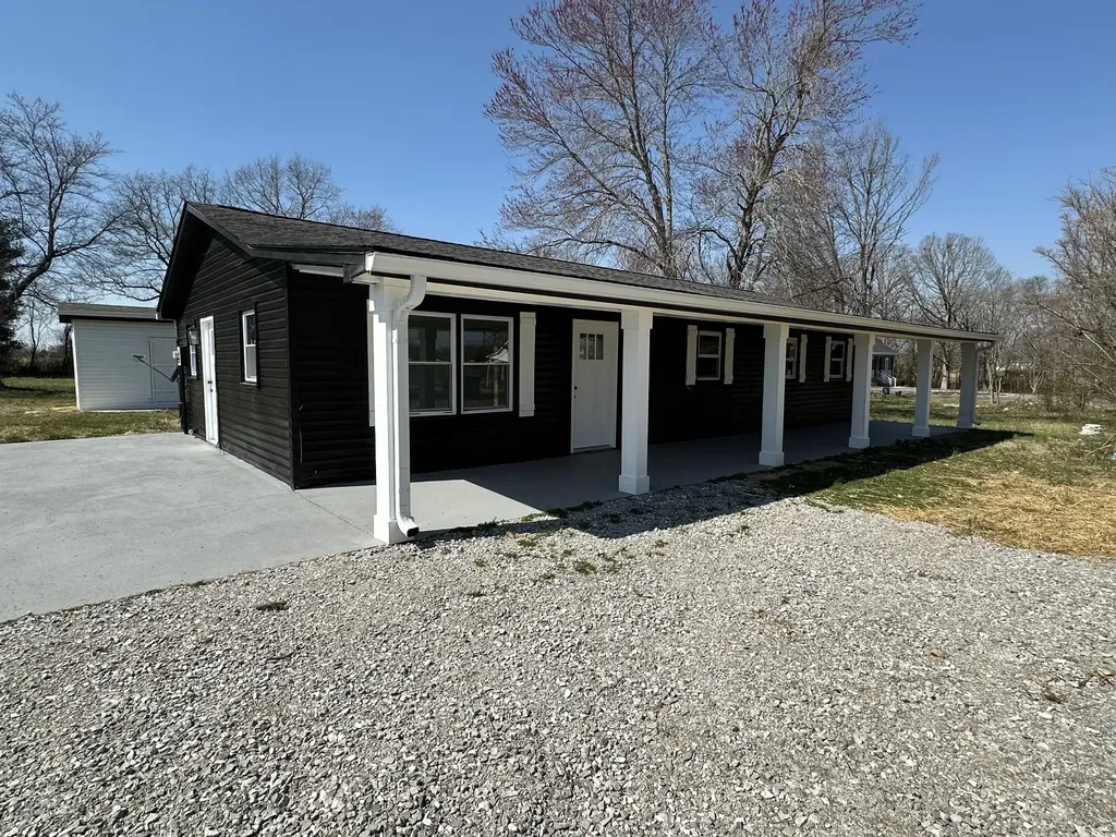11914 Jim Cummings Highway Bradyville TN 37026