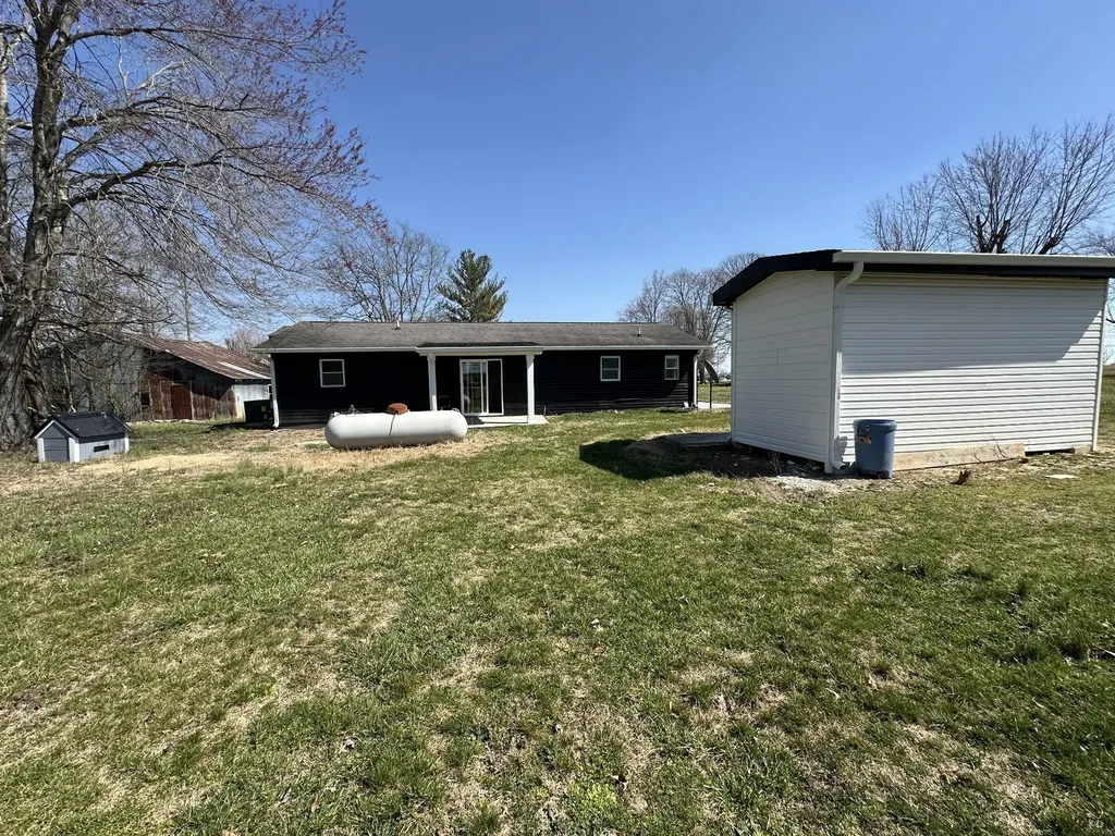 11914 Jim Cummings Highway Bradyville TN 37026