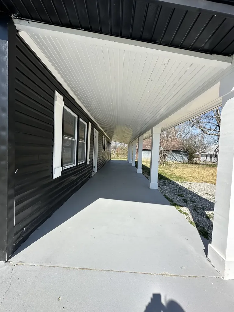 11914 Jim Cummings Highway Bradyville TN 37026