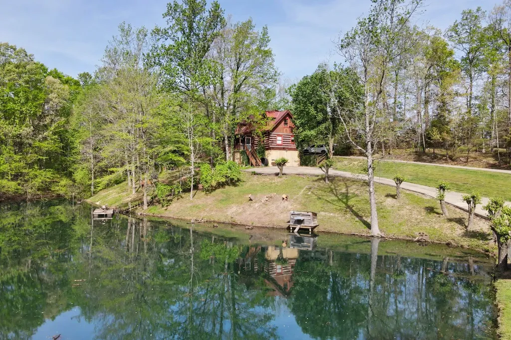 418 Portland Road White House TN 37188
