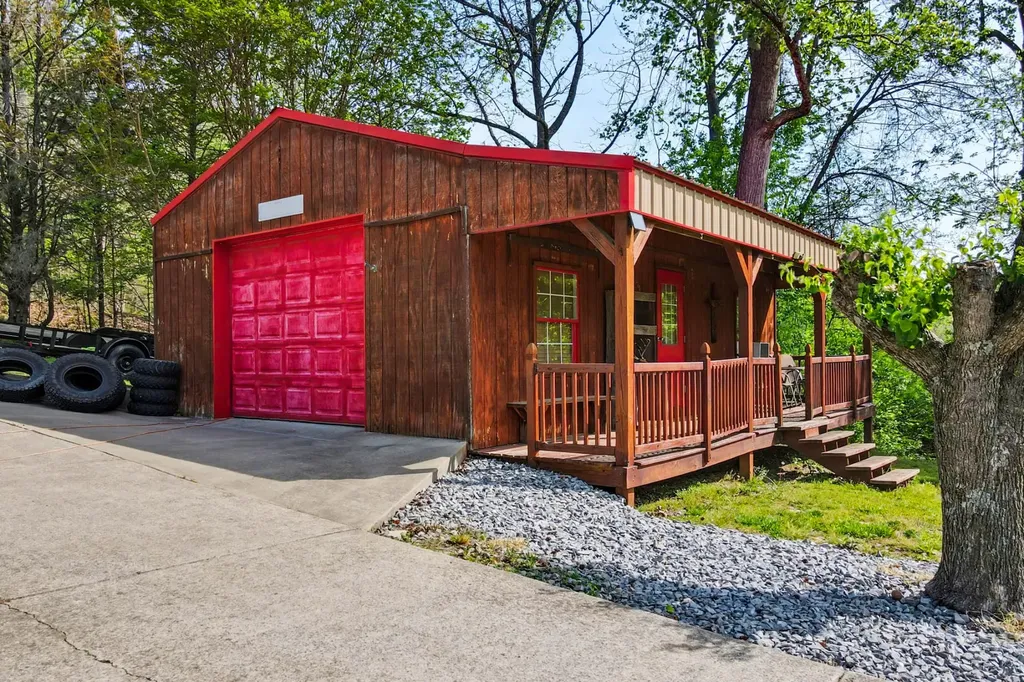 418 Portland Road White House TN 37188