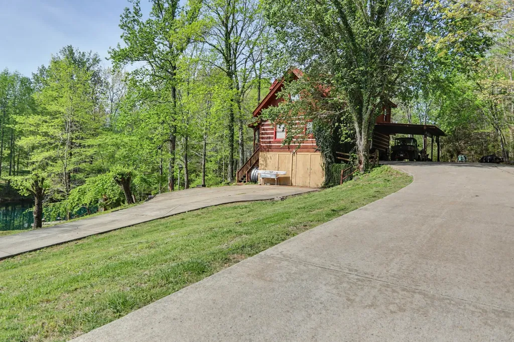 418 Portland Road White House TN 37188