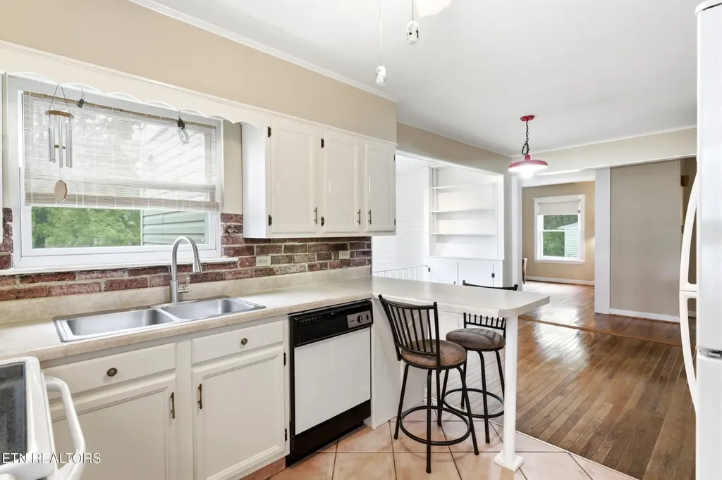 121 Salem Road Oak Ridge TN 37830