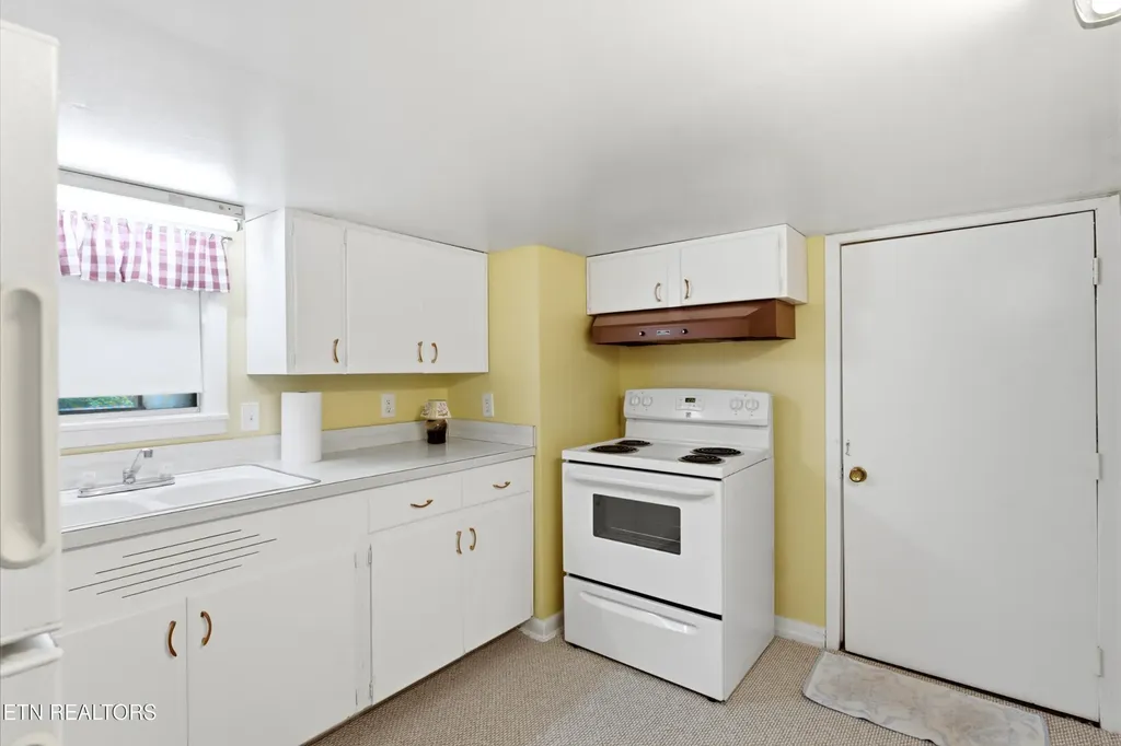 121 Salem Road Oak Ridge TN 37830