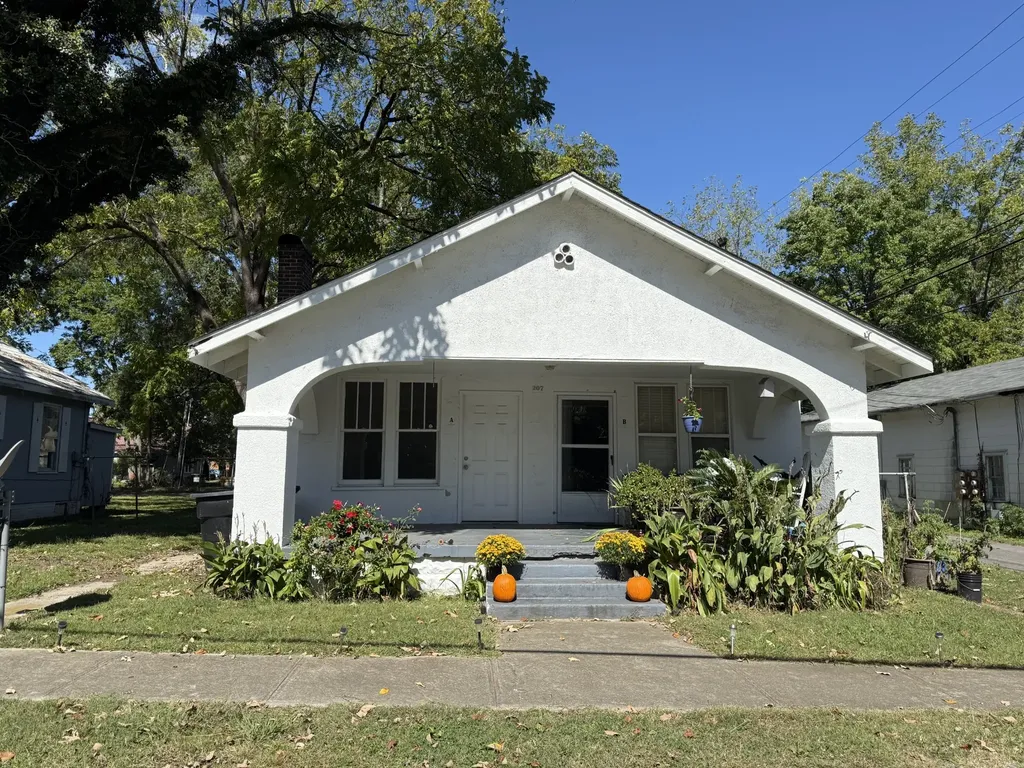 207 E Lauderdale Street Tullahoma TN 37388