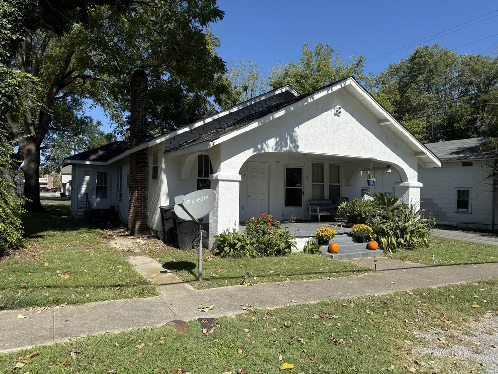 207 E Lauderdale Street Tullahoma TN 37388