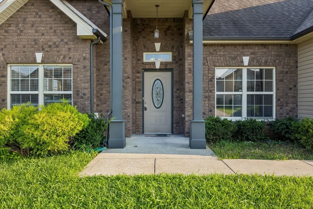 1004 Thrasher Drive Clarksville TN 37040