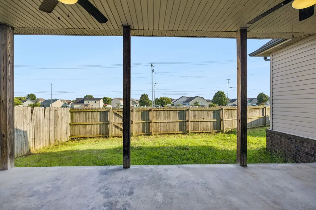 1004 Thrasher Drive Clarksville TN 37040