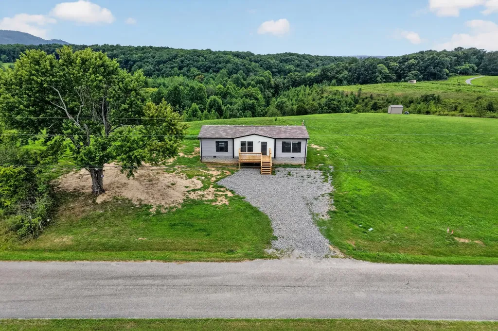 3021 Pea Ridge Road Liberty TN 37095