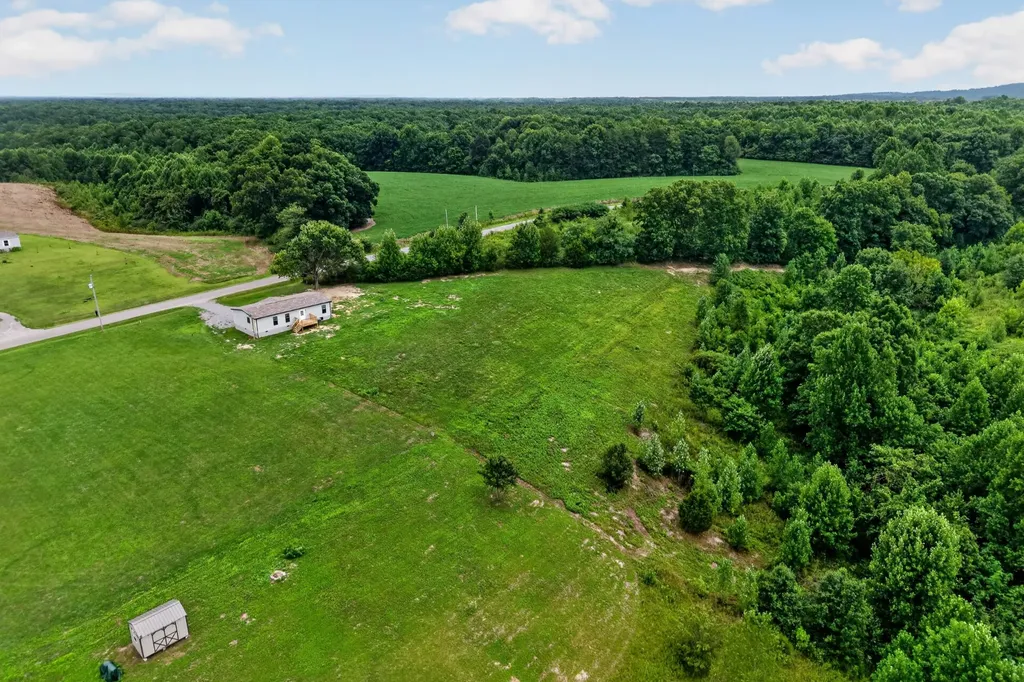 3021 Pea Ridge Road Liberty TN 37095
