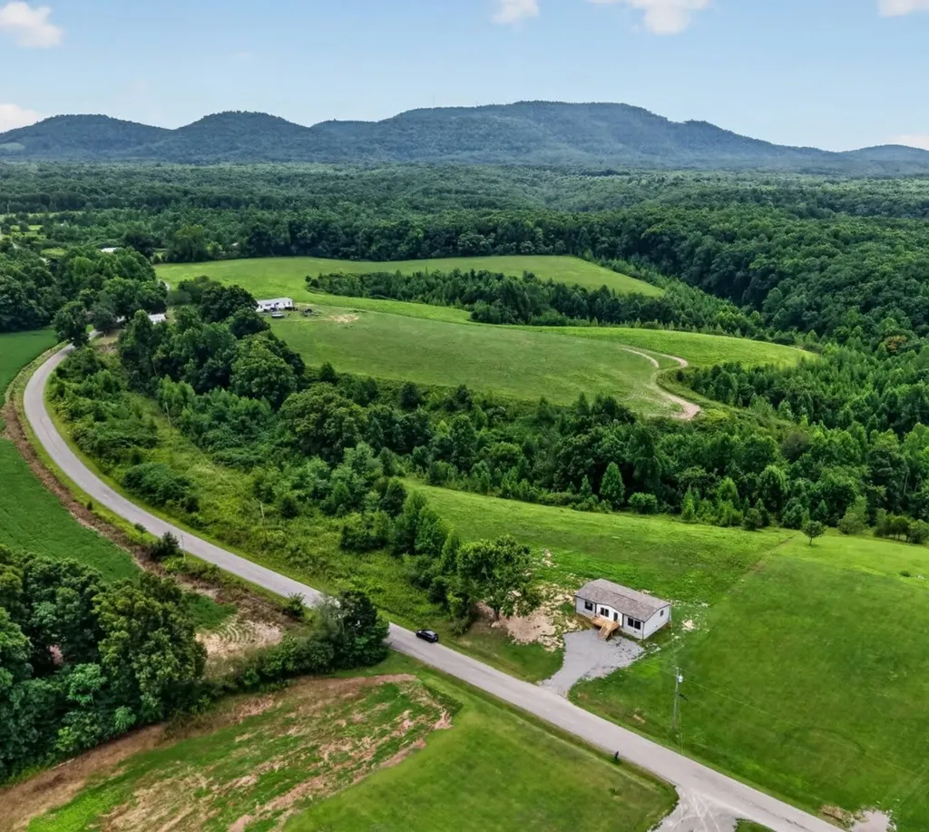3021 Pea Ridge Road Liberty TN 37095