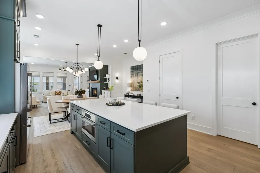 105A 37th Ave, N Nashville TN 37209