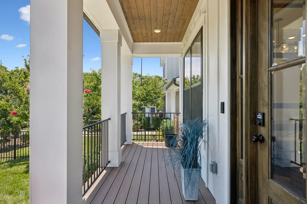 105A 37th Ave, N Nashville TN 37209